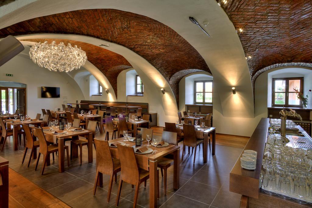Hotel Zamecka Sypka 布兰斯科 外观 照片