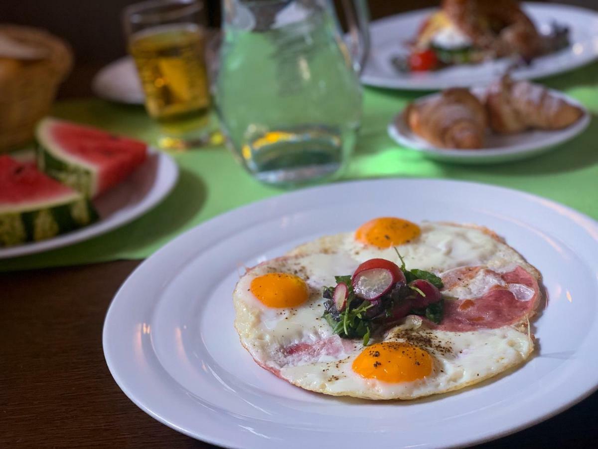 Hotel Zamecka Sypka 布兰斯科 外观 照片